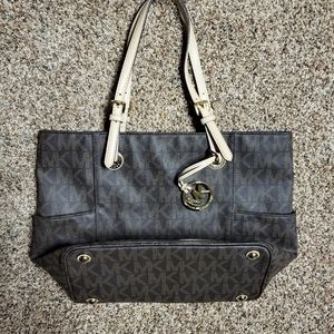 Michael Kors Monogram Jet Set Tote